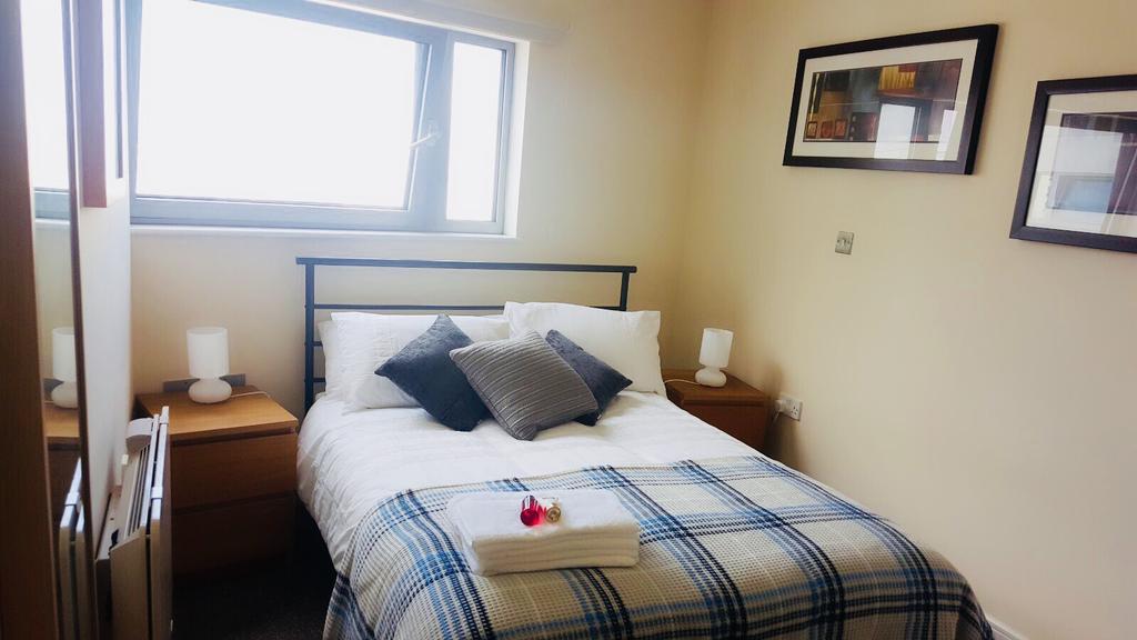 Sky Night Serviced Apartments 카디프 외부 사진