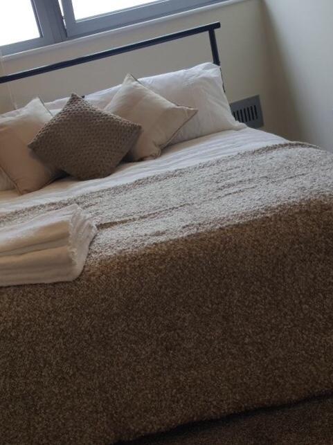 Sky Night Serviced Apartments 카디프 외부 사진