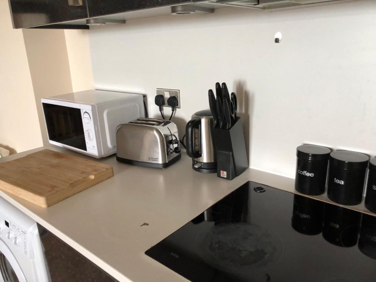 Sky Night Serviced Apartments 카디프 외부 사진