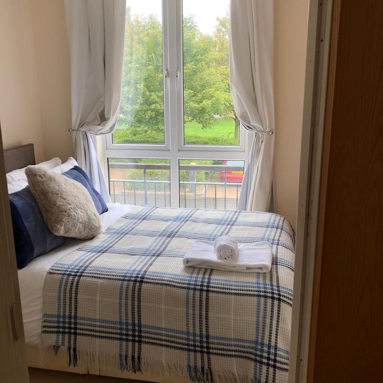 Sky Night Serviced Apartments 카디프 외부 사진